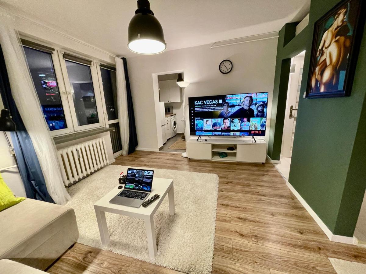Holiday Metro Fast Wifi Tv'70 Netflix Hbo Appletv Warsaw Ngoại thất bức ảnh
